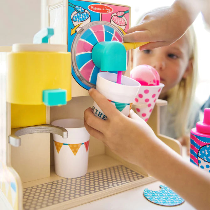 https://shopcmss.com/cdn/shop/files/Fun-at-the-Fair-Snow-Cone-Slushie-Play-Set-092298-6-Kid-Lifestyle_670x670.webp?v=1683144855