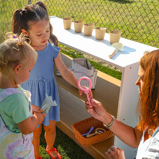 WB2720 outdoorED™ Storage Shelf_outside with props and models