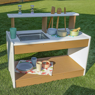 WB2722 outdoorED™ Mud Kitchen_outside with props no models